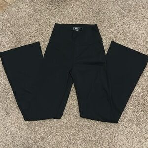 ECHT Scrunch Butt Flare Leggings